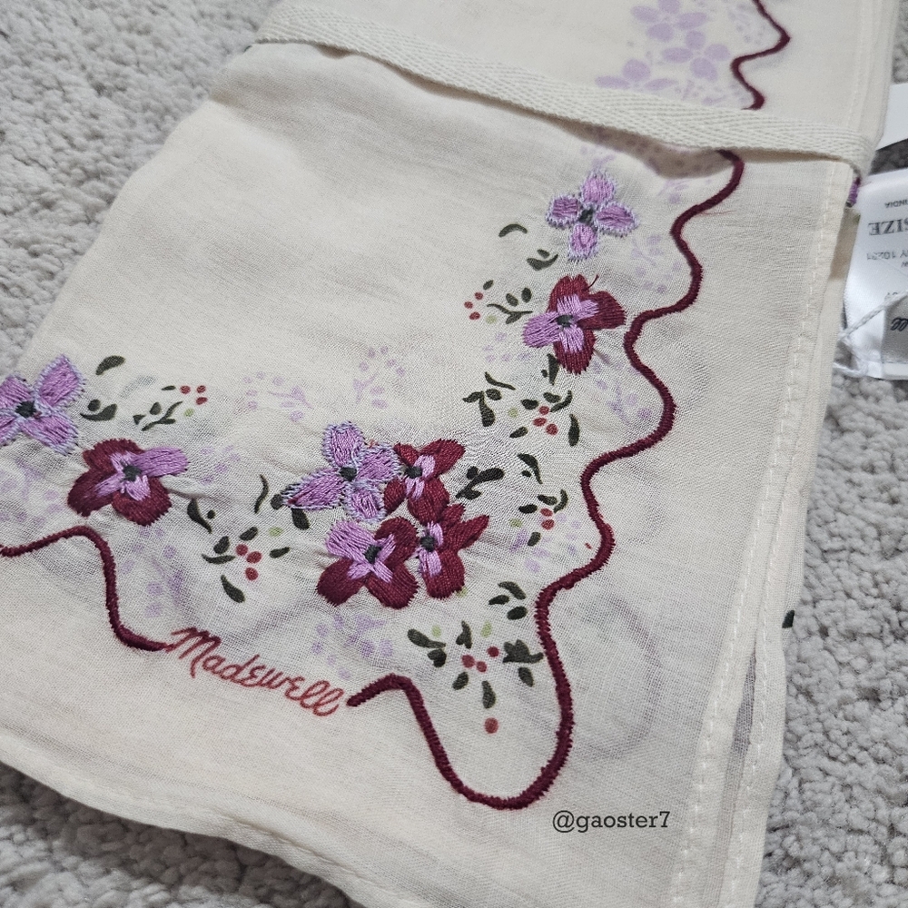 Madewwll Embroidered Bandana - Picture 4 of 6
